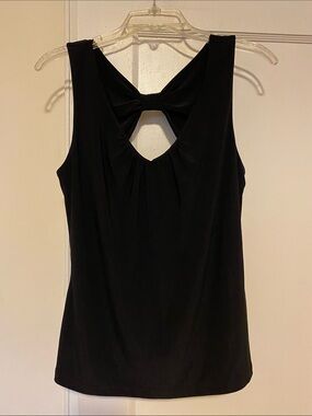🎀 5/$20 🎀 WHBM black sleeveless top with back cut out size medium